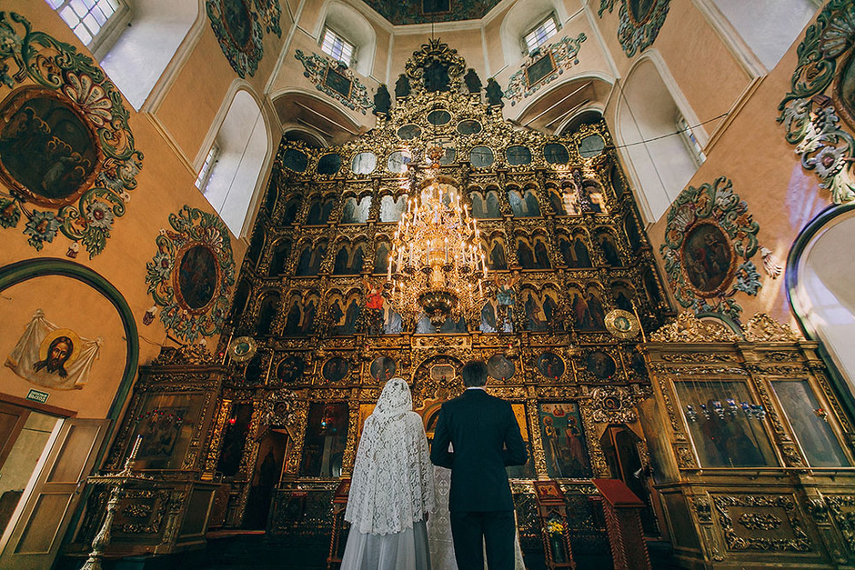 Петропавловском кафедральном соборе. Петропавловский собор Казань иконостас. Петропавловский собор Казань внутри. Иконостас Петропавловского собора в Казани. Храм Петра и Павла Казань.